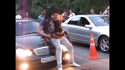 را در دهان او و دانلود پشت صحنه فیلم های سکسی شروع به مکیدن آن قرار داده
